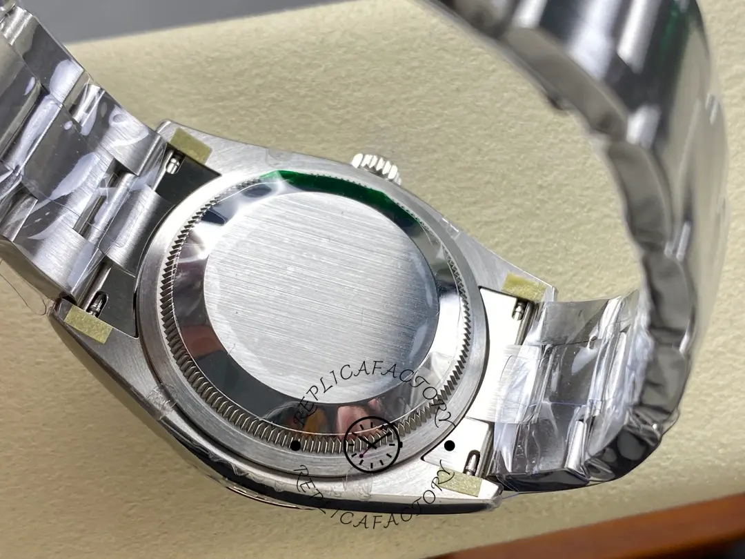Rolex Oyster Perpetual 36mm 126000 Green Dial