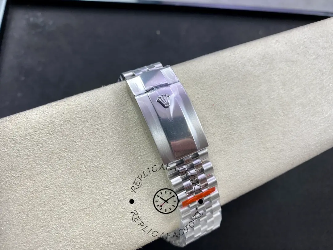 Rolex Sky Dweller 42 White Dial Fluted Bezel M336934 0004 Men's Watch