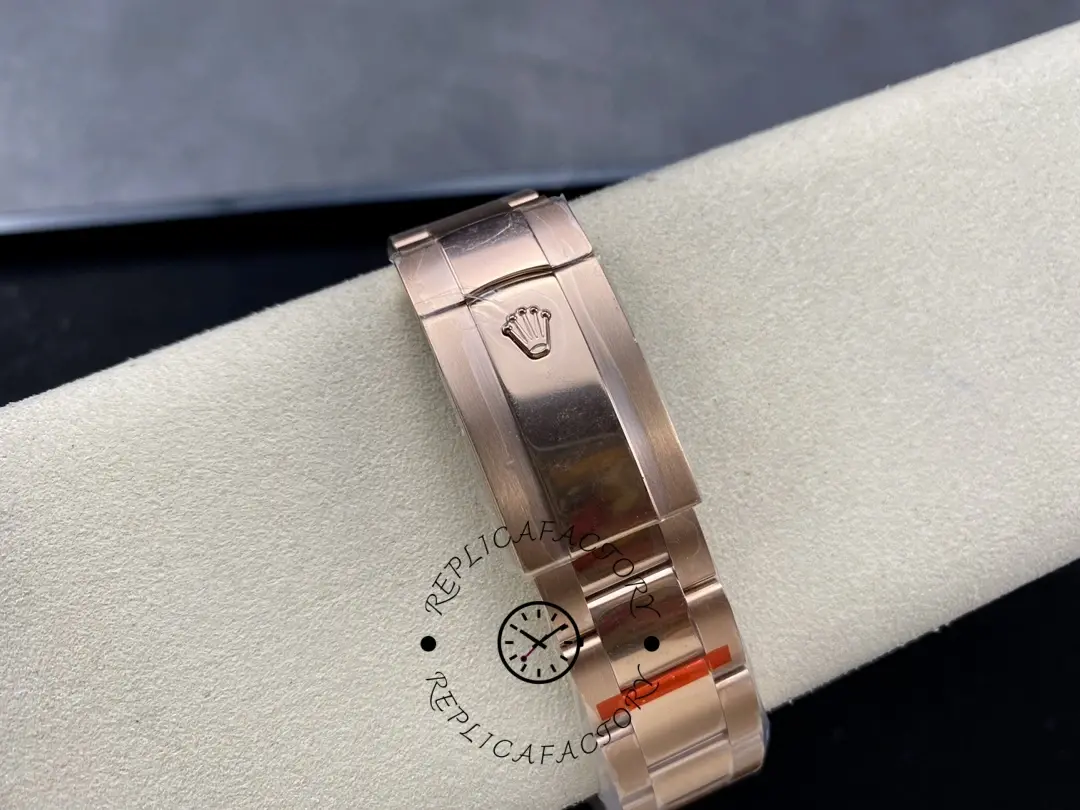 Clasp close-up of the Rolex Sky-Dweller M336935 0003 showing rose gold clasp and finish.