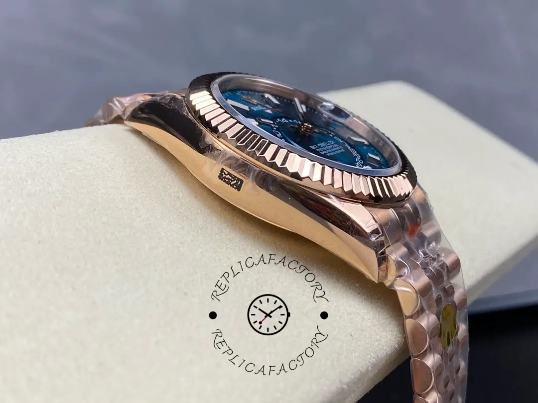 Side profile of the Rolex Sky-Dweller m336935 0005 showing case thickness and bezel edge.