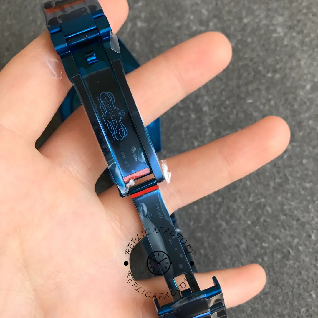 Bracelet and clasp close-up of the Rolex DiW Sky-Dweller 326934, blue DLC finish and closure details.