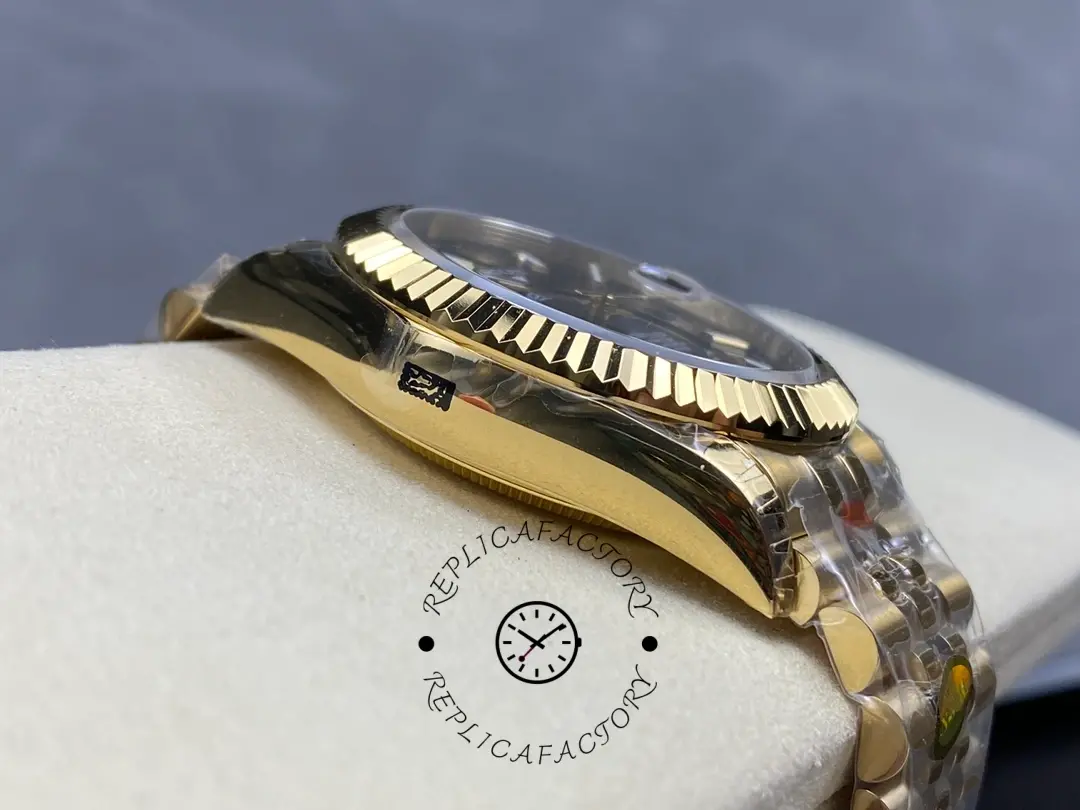 Rolex Sky Dweller 42mm18 kt Yellow Gold Black Dial m336938 0005