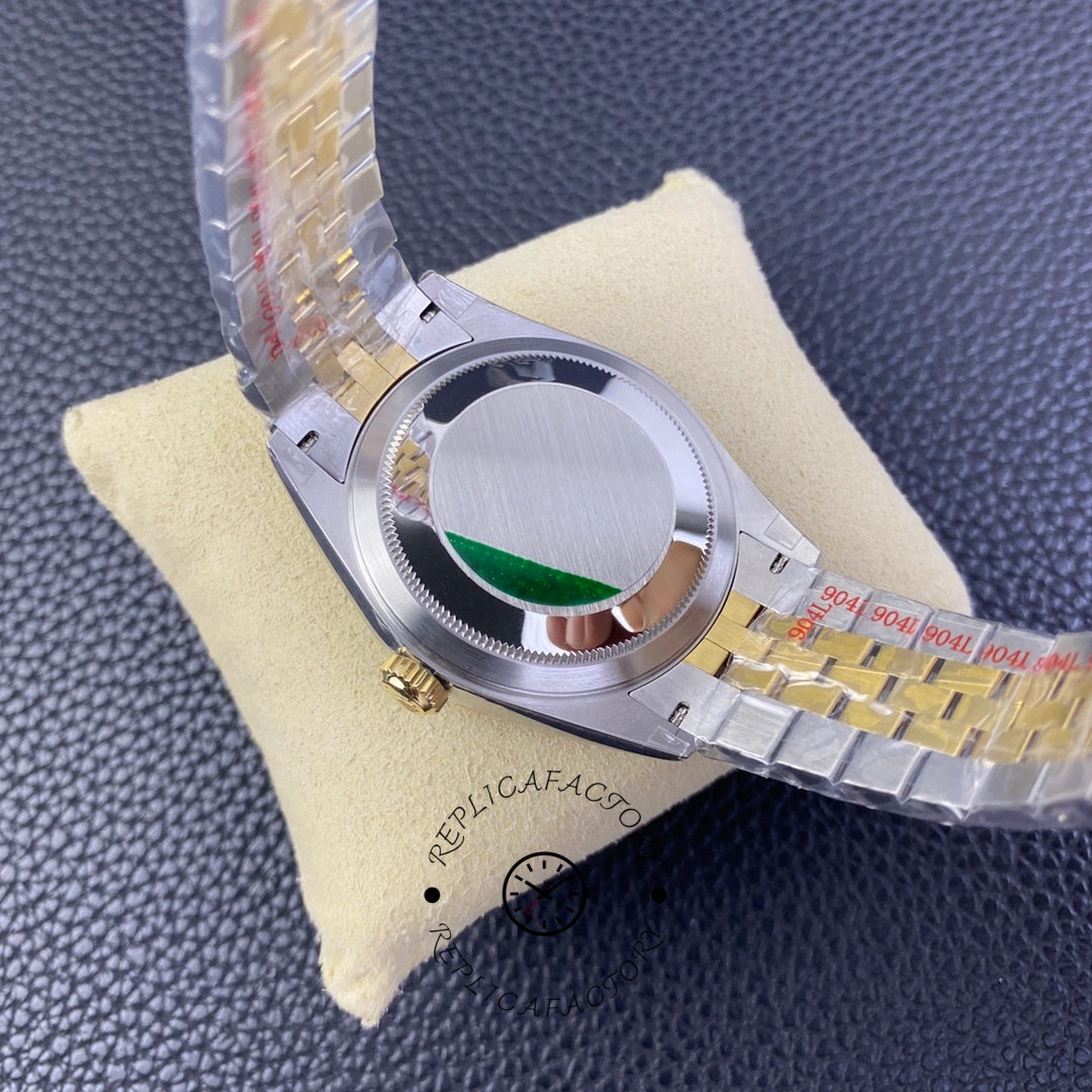 Rolex Sky-Dweller M336933 0002, caseback view showing solid back and end links.