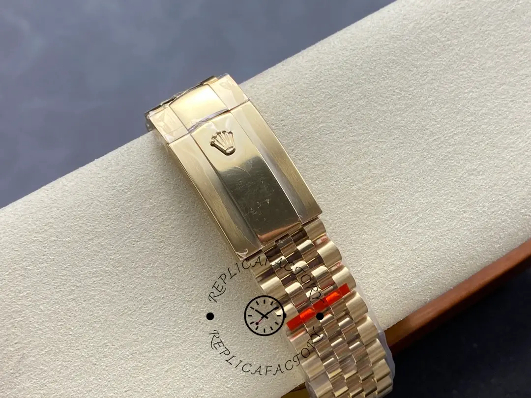 Rolex Sky-Dweller m336938-0004 Yellow Gold Champagne Dial 42mm Mens Replica Watch
