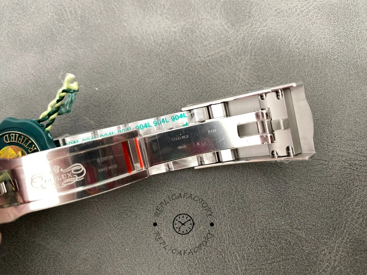 Bracelet side view of the Rolex Sky-Dweller 336934 showing polished and brushed steel links.