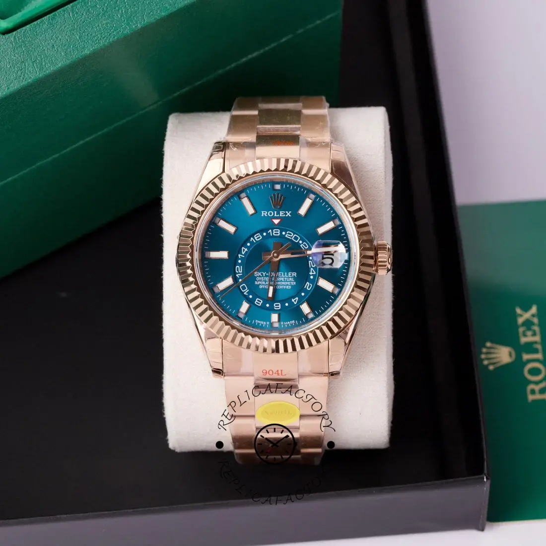 Rolex Sky Dweller in 18 kt Everose gold m336935 0001 42mm