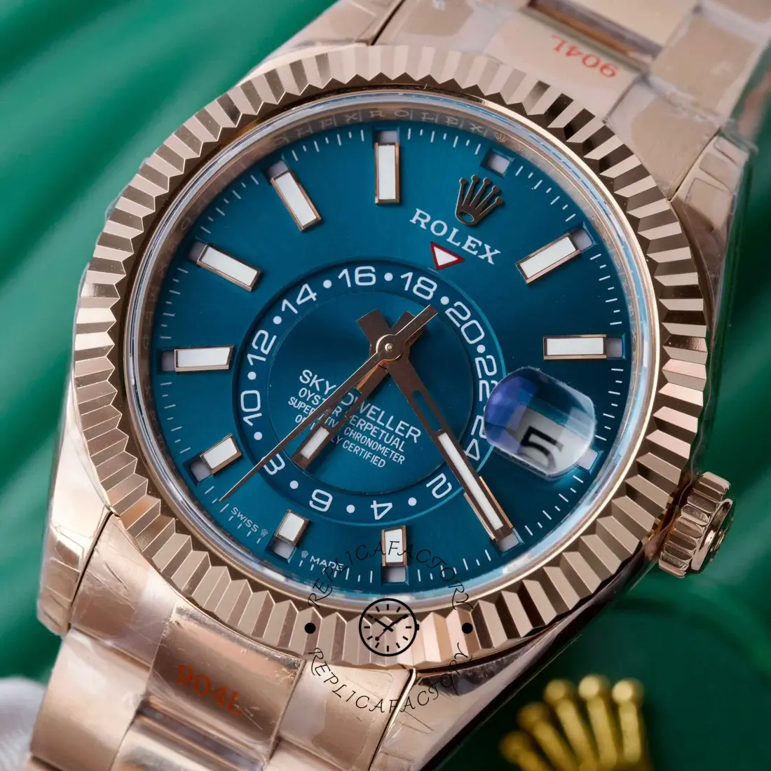 Rolex Sky Dweller in 18 kt Everose gold m336935 0001 42mm