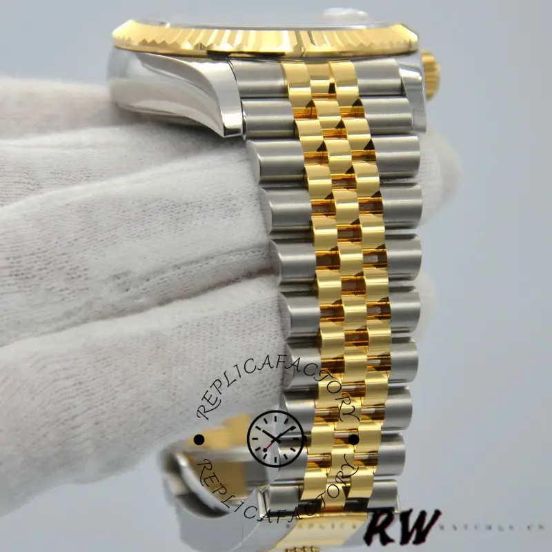 Bracelet side view of Rolex Sky-Dweller 326933, two-tone Jubilee links and clasp.