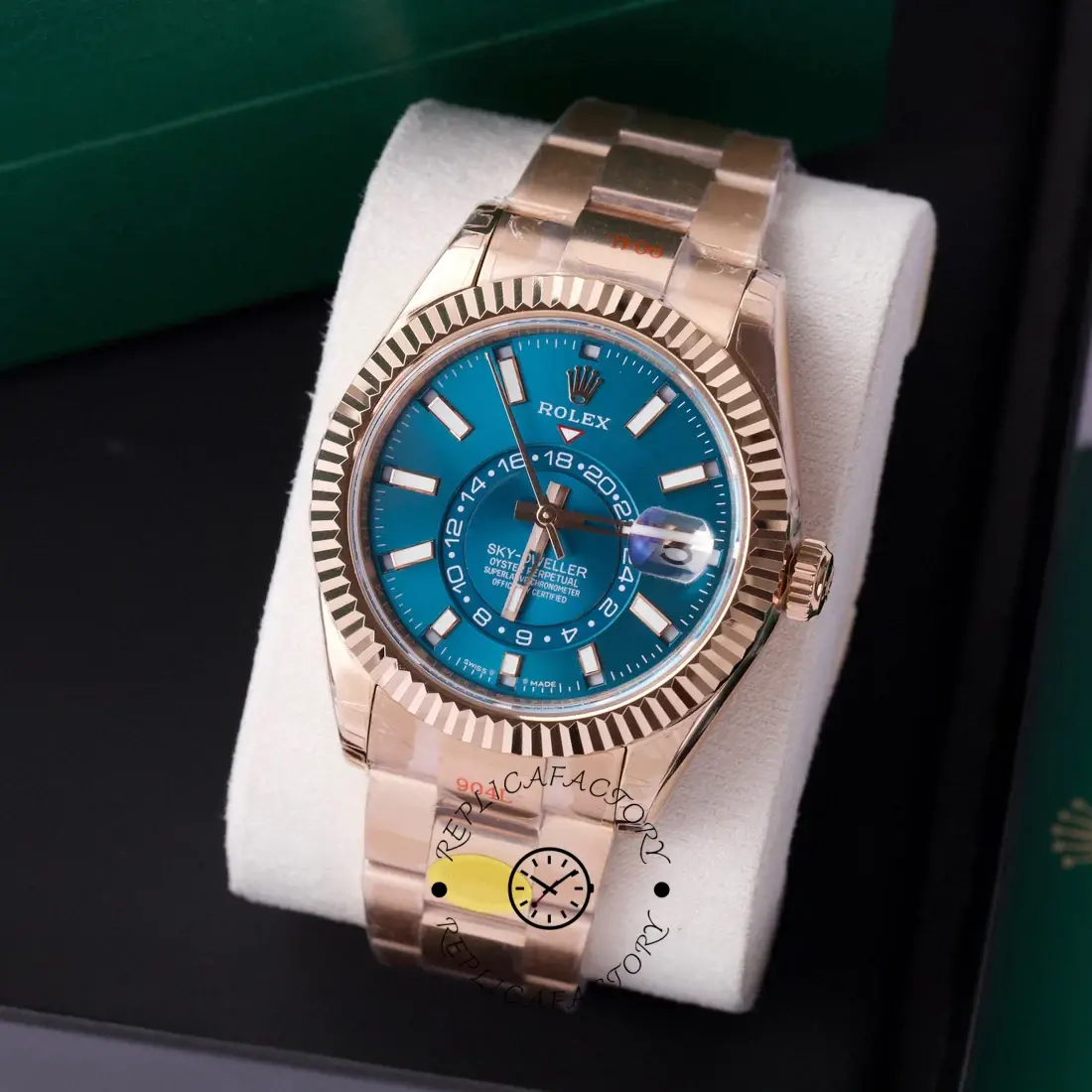 Rolex Sky Dweller in 18 kt Everose gold m336935 0001 42mm