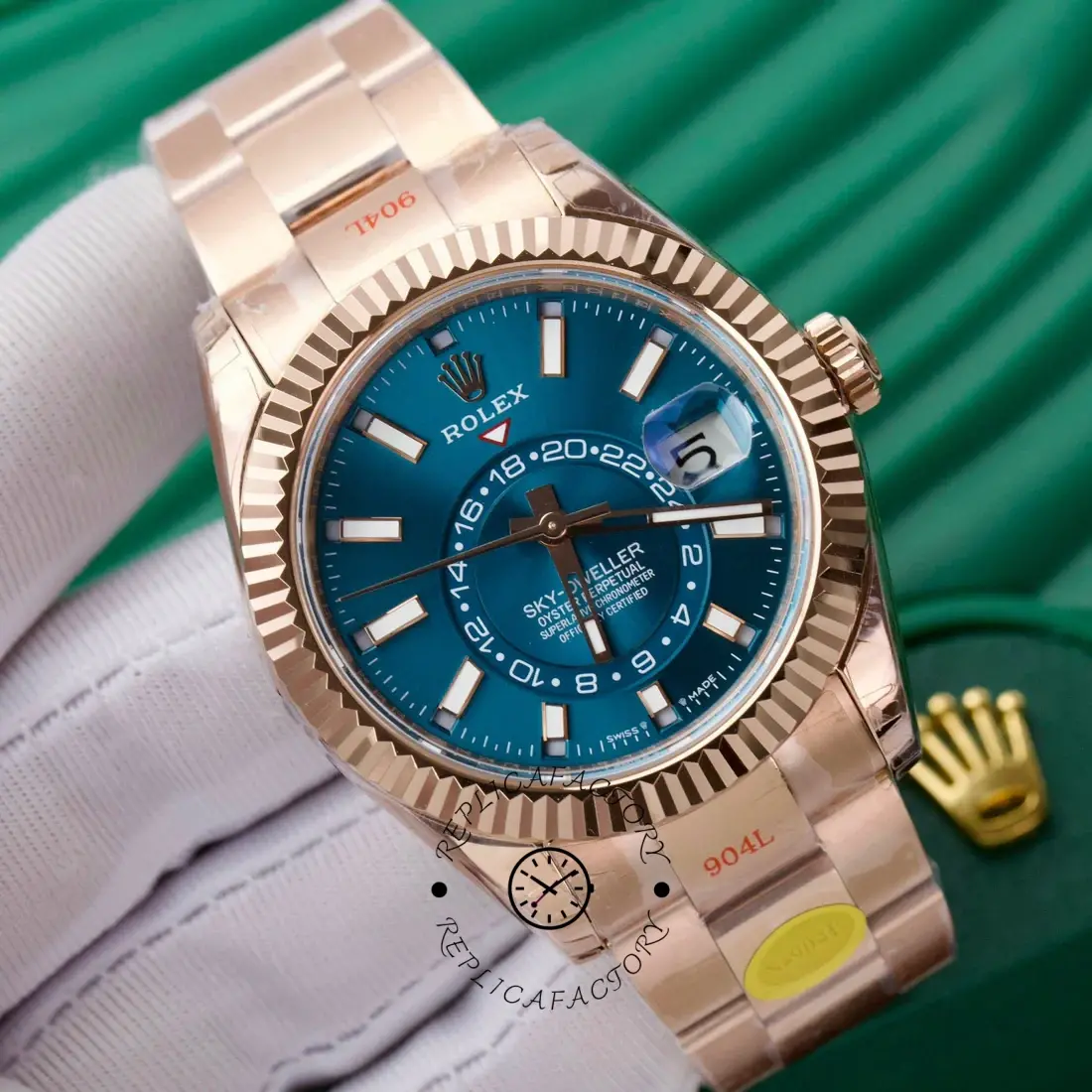 Rolex Sky Dweller in 18 kt Everose gold m336935 0001 42mm