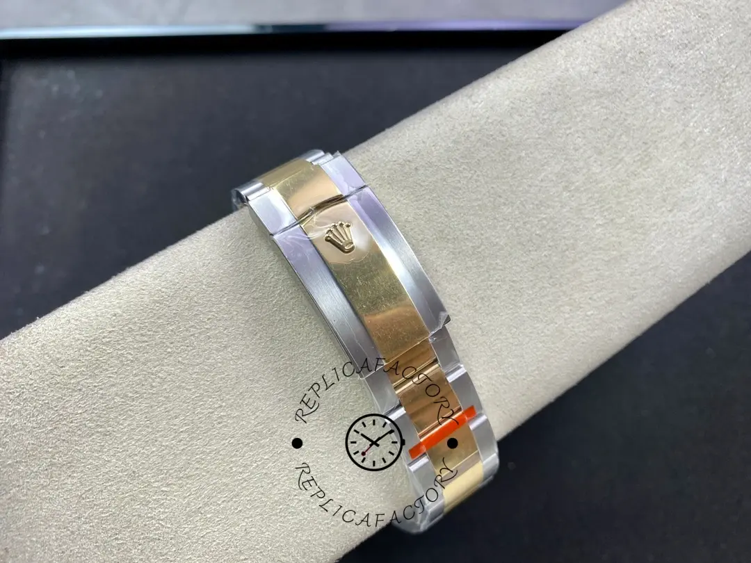 Rolex Sky Dweller Champagne Dial Yellow Gold 336933 0001 42mm