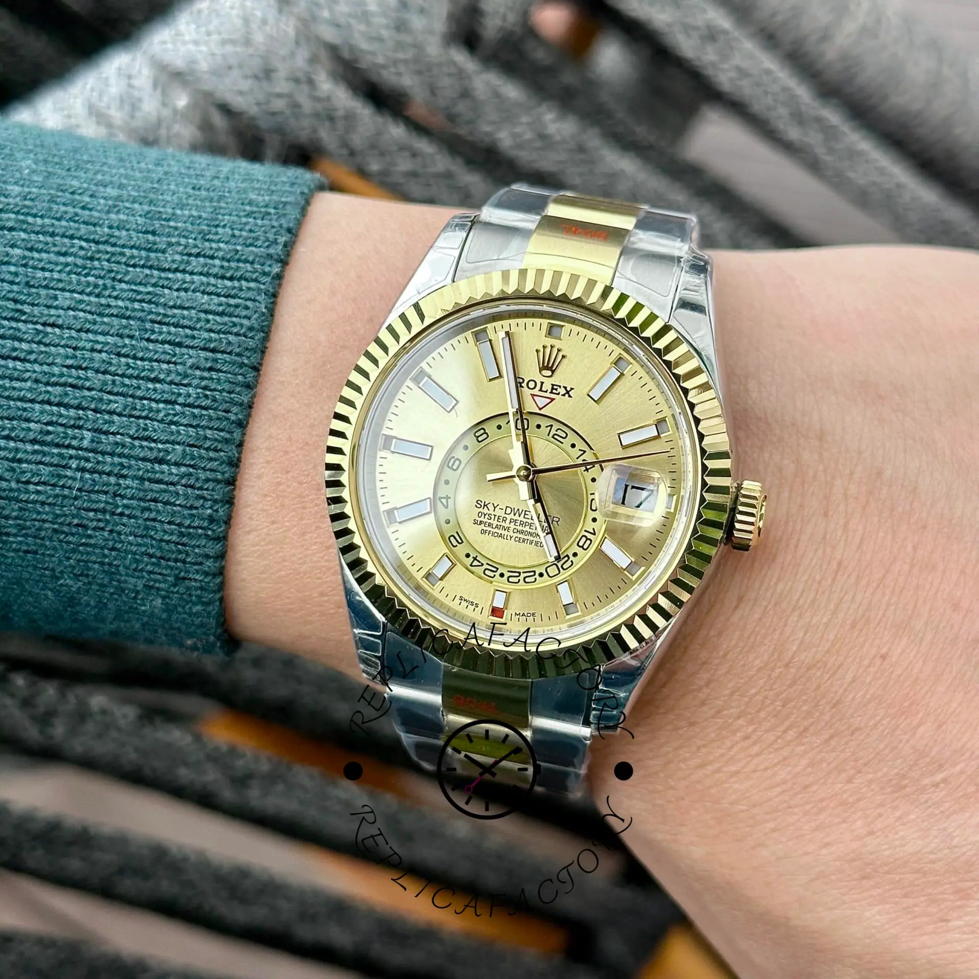 Rolex Sky Dweller Champagne Dial Yellow Gold 336933 0001 42mm