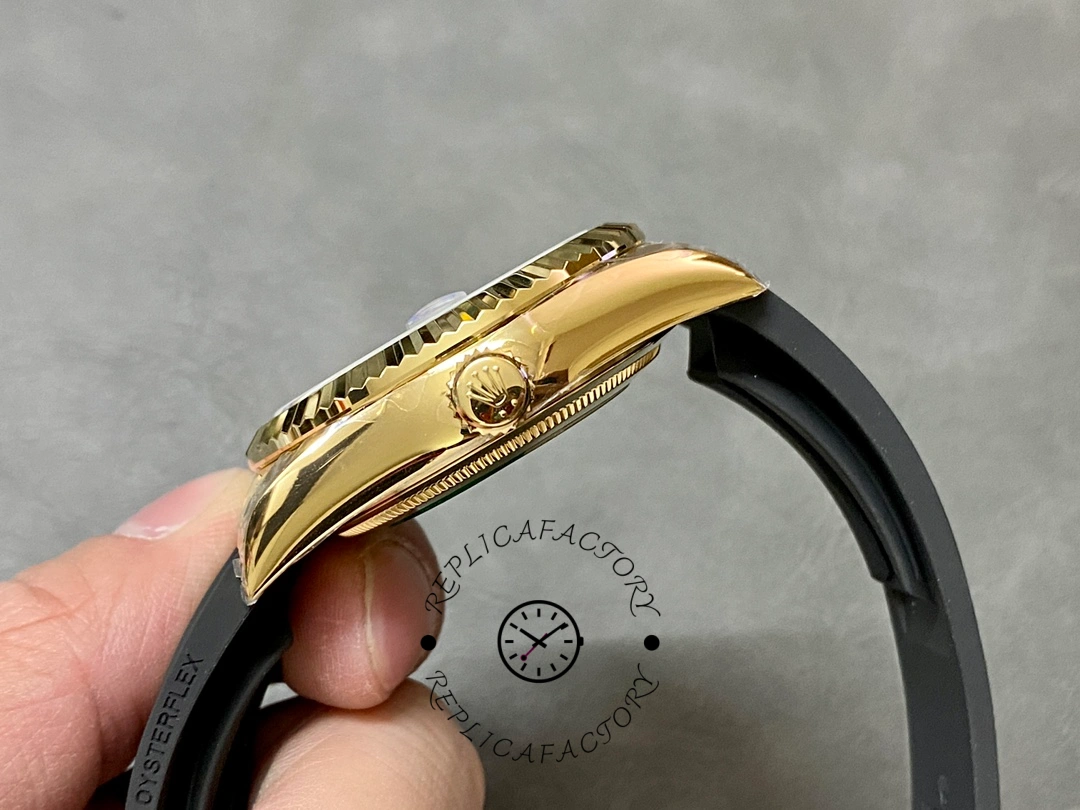 Side profile of the Rolex Sky-Dweller m336238 0002 showing case thickness and crown side.