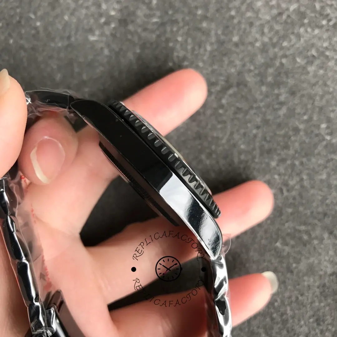 Rolex Submariner Date 116610LN, bracelet detail view with black PVD finish.