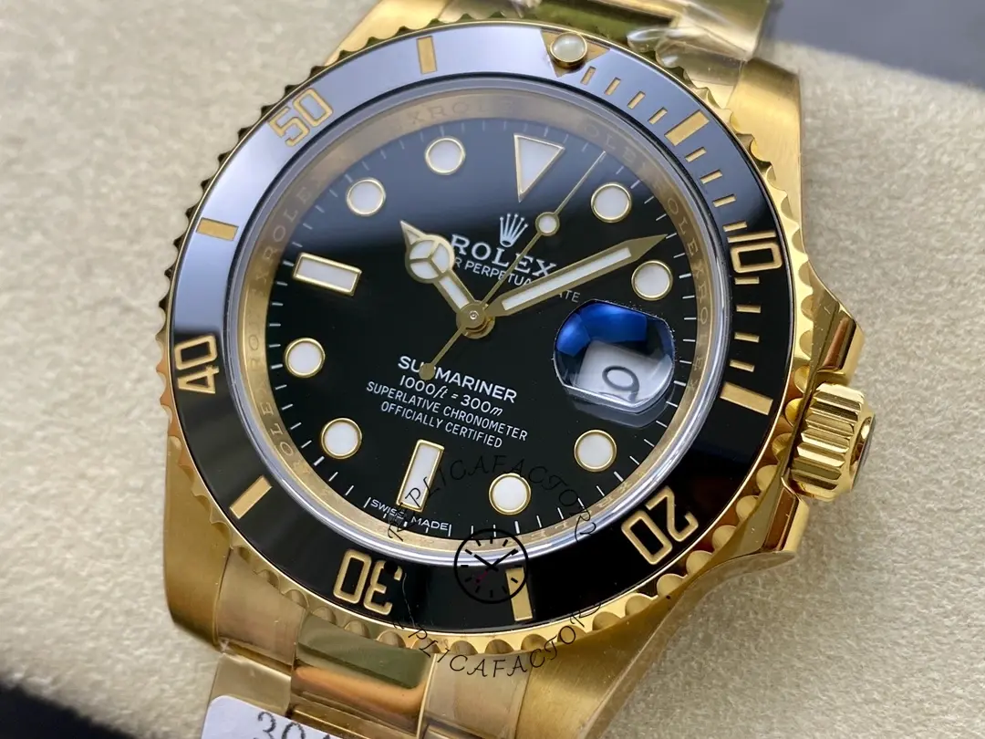 Angled close-up of the Rolex Submariner Date 116618LN showing black bezel and gold case.