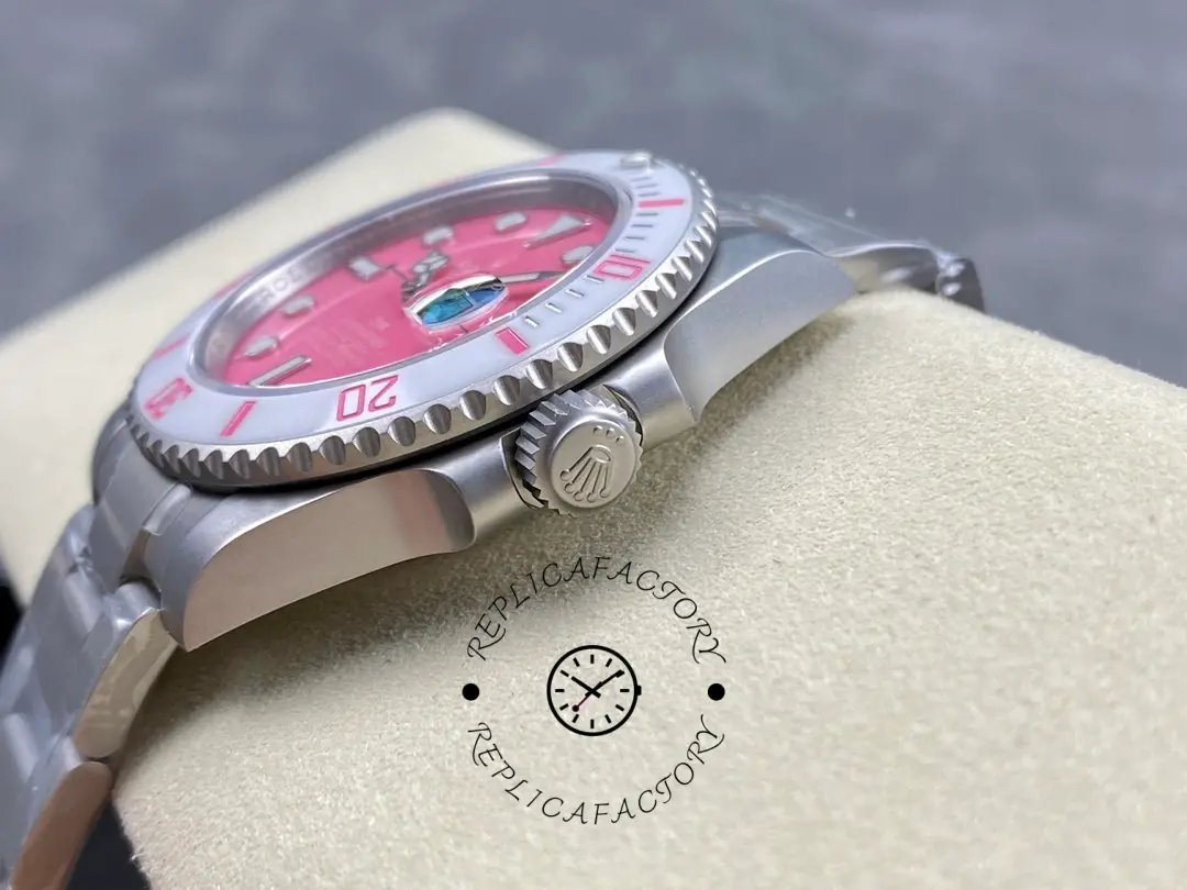 Rolex DIW Submariner Date 116610, side profile showing crown, bezel thickness and case edge.