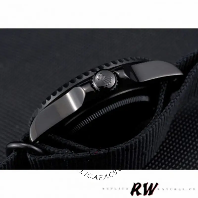 Rolex Submariner 622006 side profile, focusing on the case thickness and strap attachment.