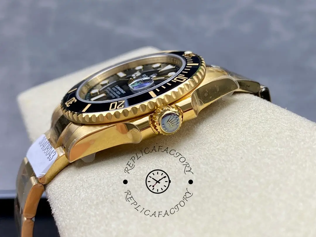 Side angle of the Rolex Submariner Date 116618LN showing crown, lugs and bracelet fit.
