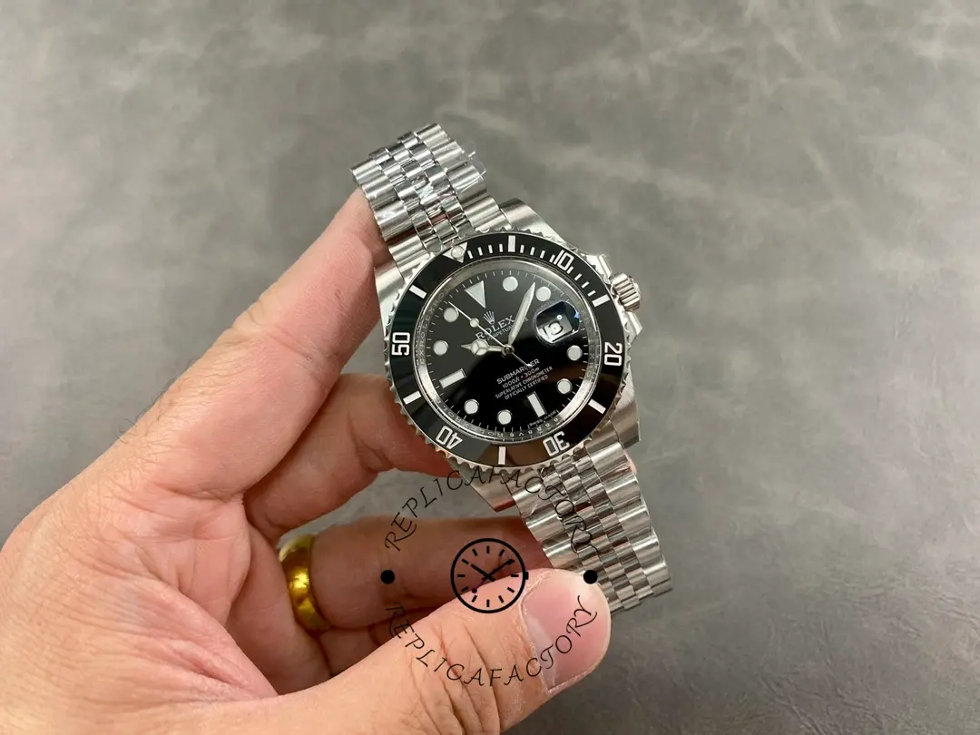 Rolex Submariner 41 Black Dial Fluted Bezel Jubilee 126610LN Men's Watch