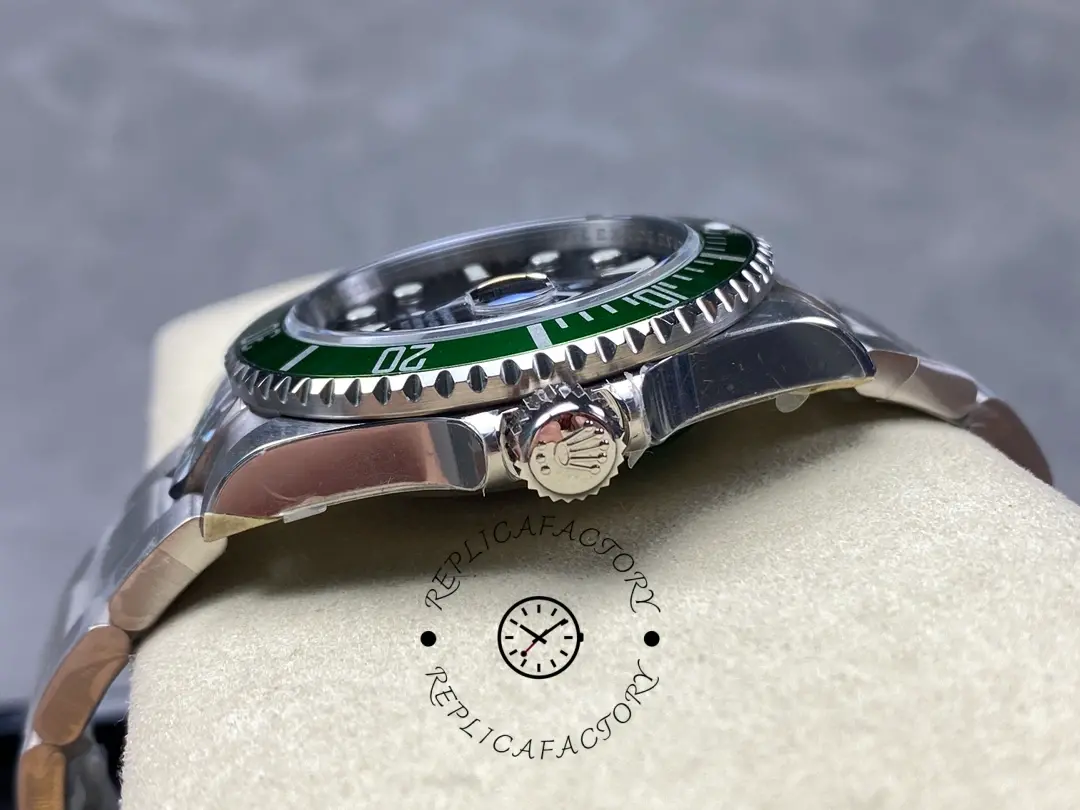 Rolex Submariner Date 16610LV Stainless Steel Oyster 40MM Black Dial Mens Replica Watch