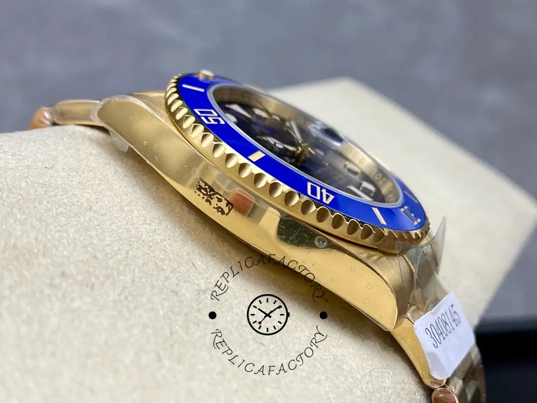 Rolex Submariner 116618, side view showing blue bezel edge and crystal profile.