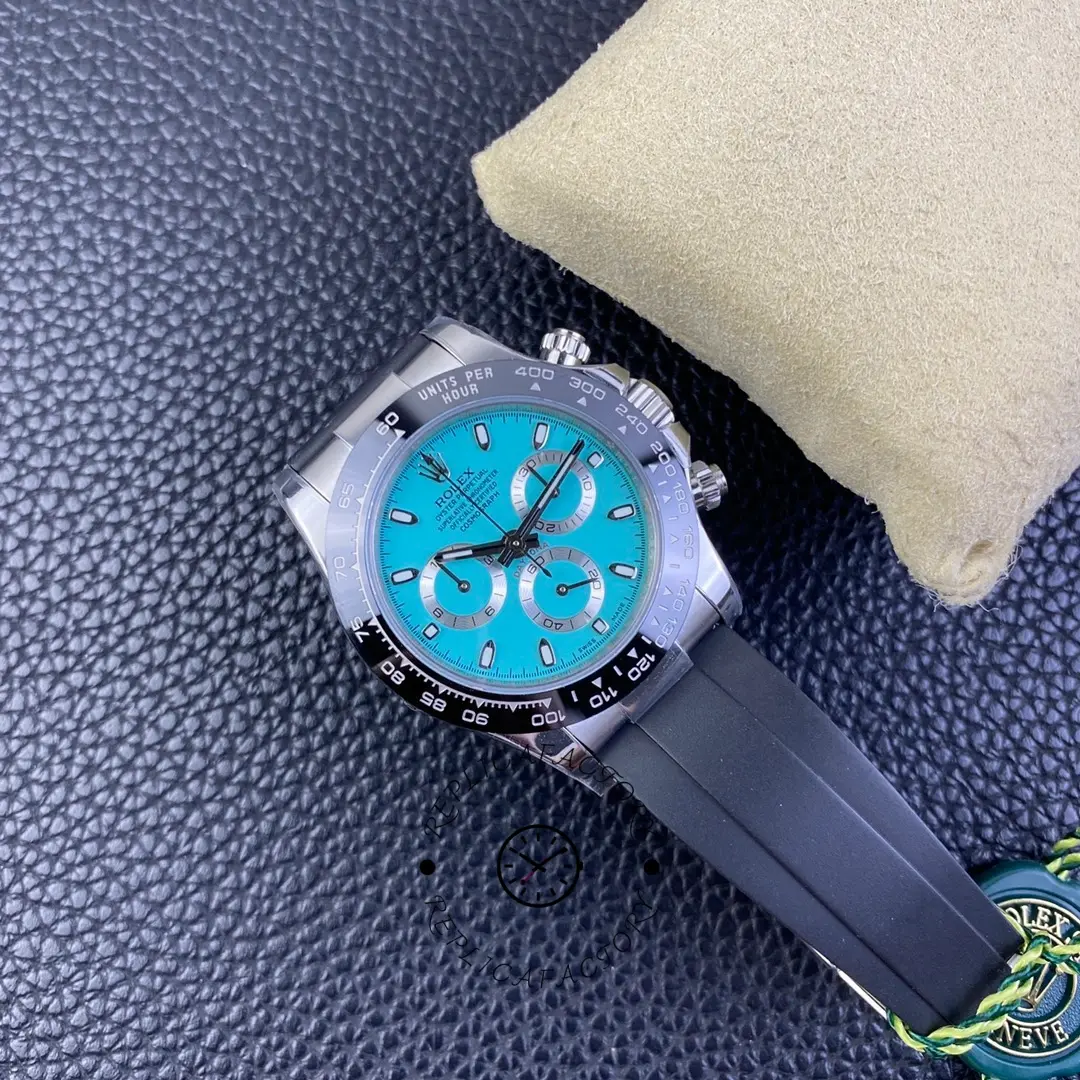 Shot of Rolex Daytona 116519LN showing case size and dial color.