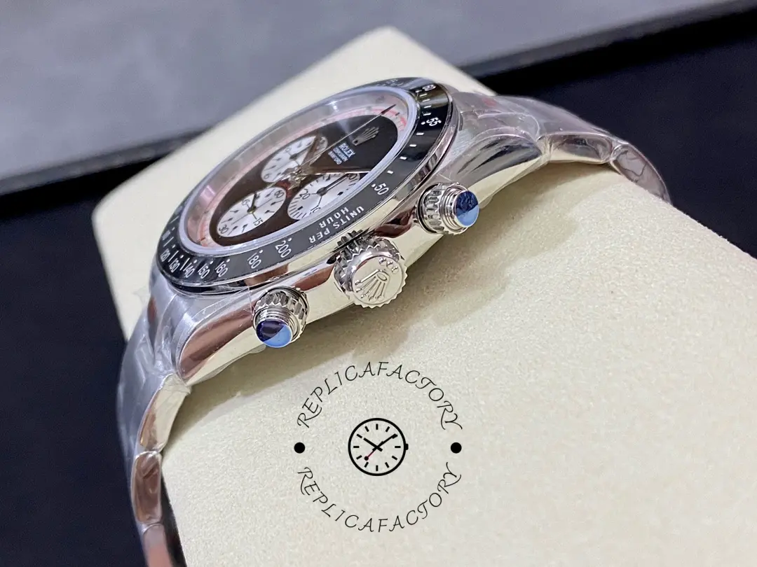 Side view of Rolex Daytona 116520 emphasizing the crown with engraved Rolex logo.