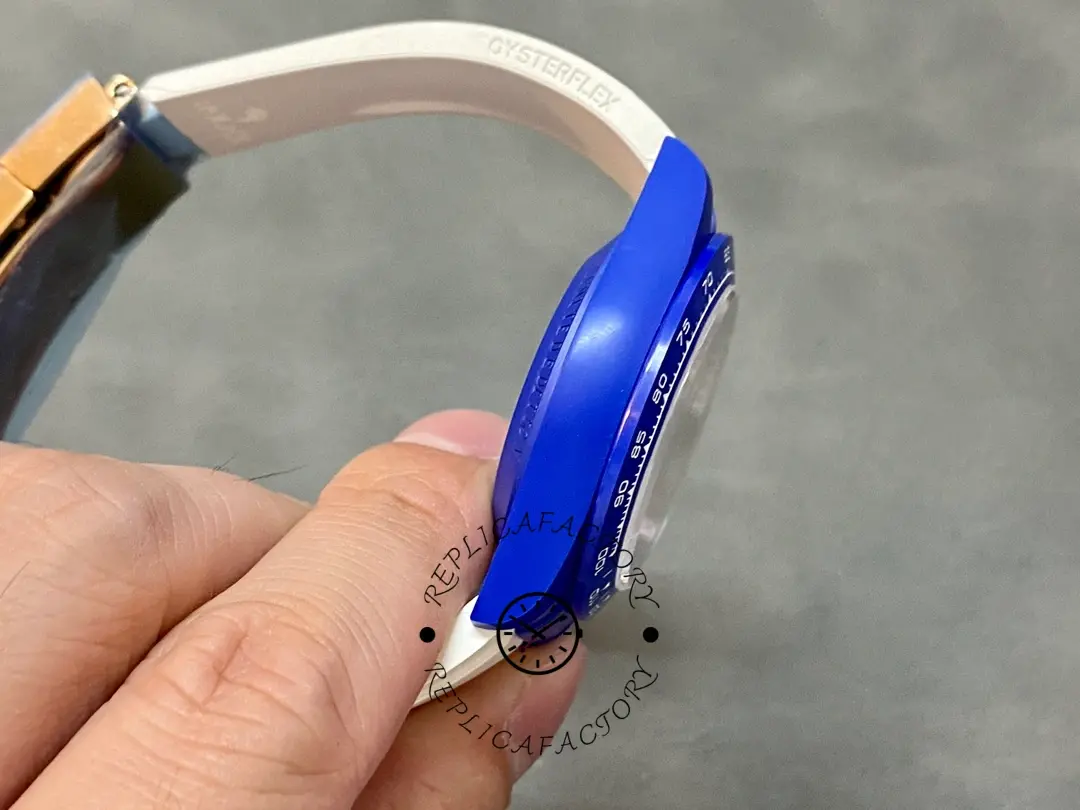 Rolex Daytona AET Remould Les Demoiselles D'Avignon 40mm, side profile showing case thickness.