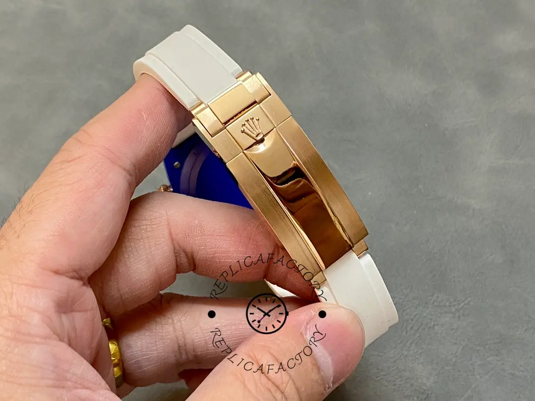 Rolex Daytona AET Remould Les Demoiselles D'Avignon 40mm, clasp detail on white strap.