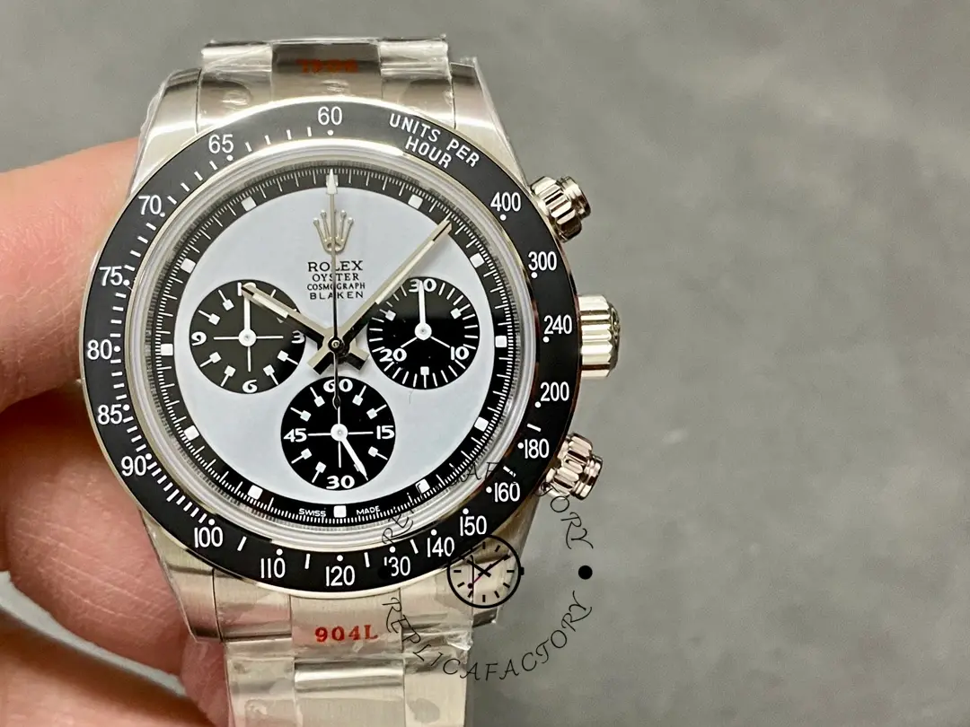 Front close-up of Rolex Daytona 6263, white Paul Newman dial with three chronograph subdials.