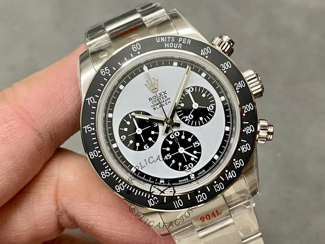Angled view of Rolex Daytona 6263, highlighting the bezel and screw-down pushers.