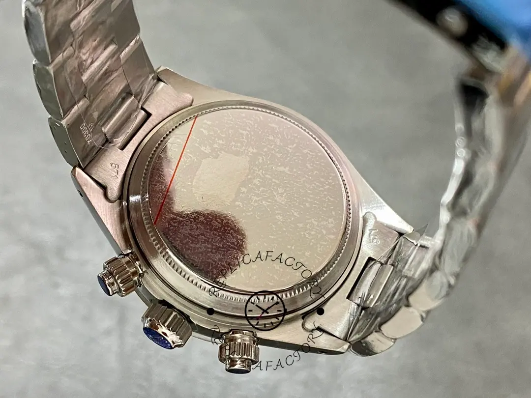 Rolex Daytona 6265, caseback view showing smooth screw-down back and end links.