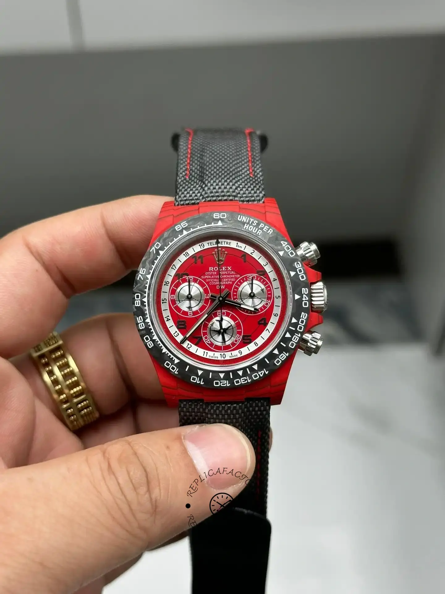 Rolex Daytona Diw Customised Oyster Red Quartz Carbon Fiber 40mm