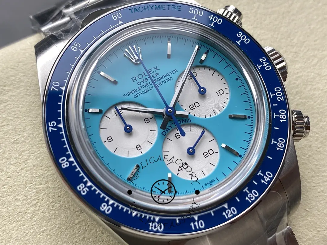 Close-up of the blue dial on the Rolex Daytona Artisans de Genève Customized 40mm with chronograph subdials.