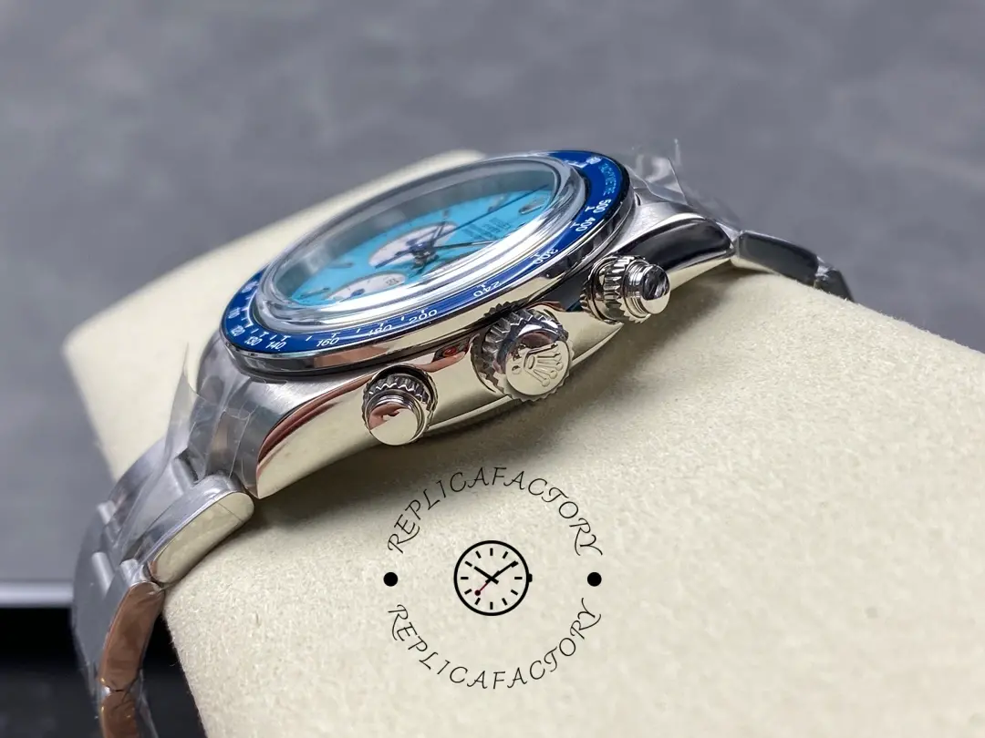 Side profile of the Rolex Daytona Artisans de Genève Customized 40mm highlighting the screw-down crown.