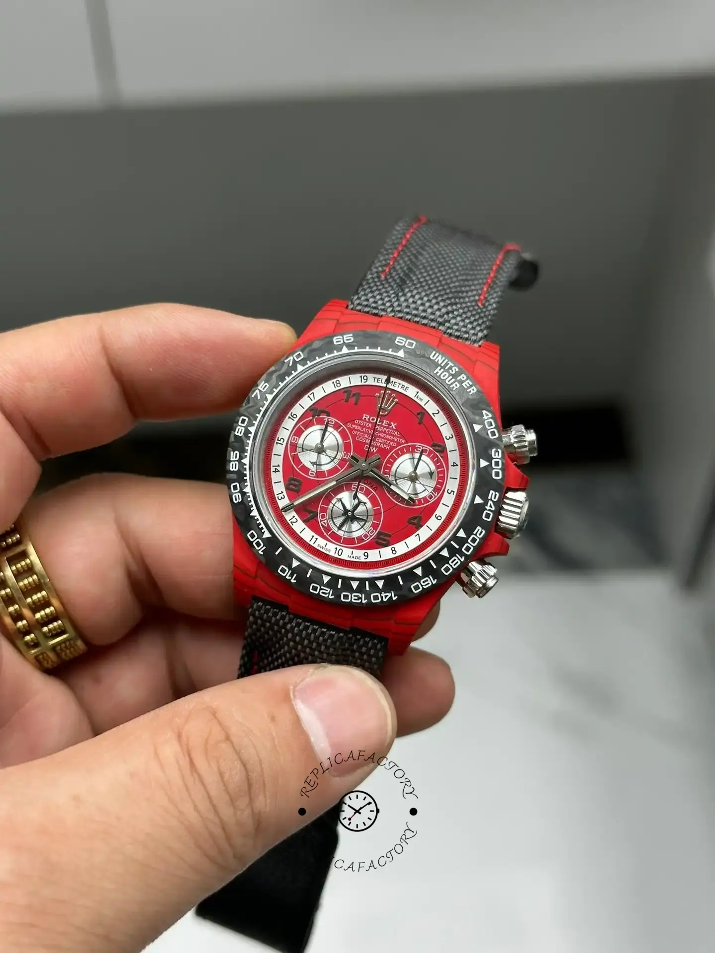 Rolex Daytona Diw Customised Oyster Red Quartz Carbon Fiber 40mm