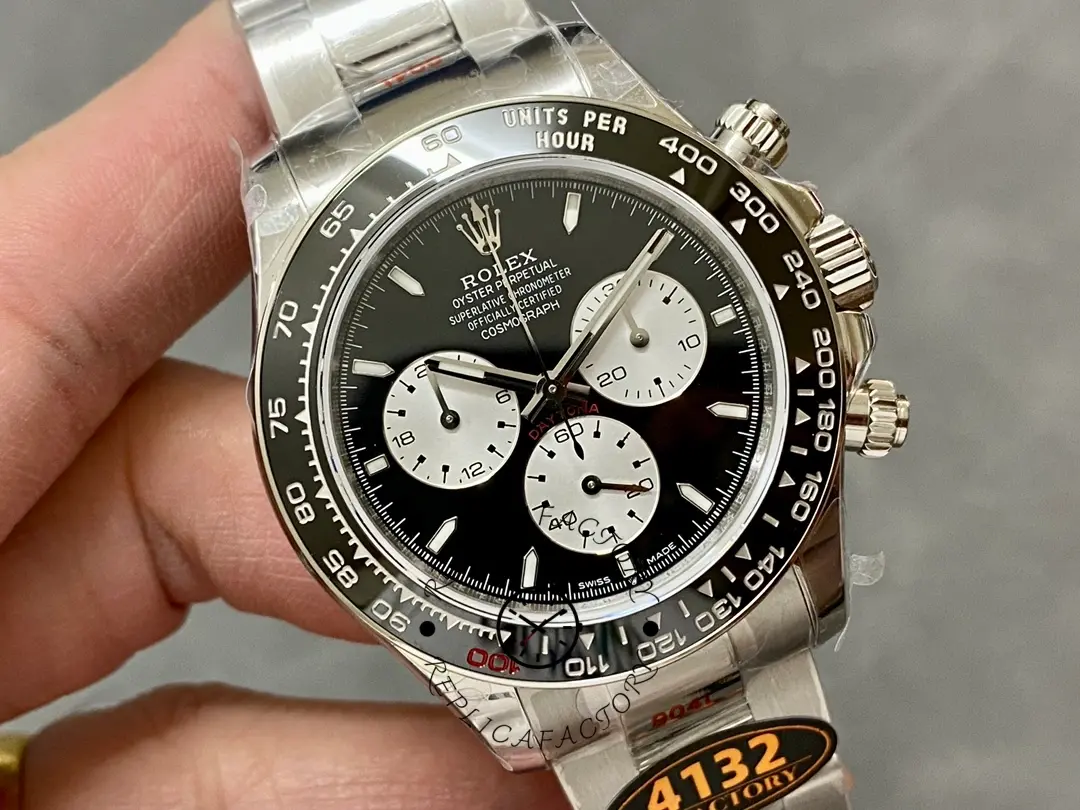 Front close-up of the Rolex Daytona 126529LN 40MM highlighting white subdials and markers.