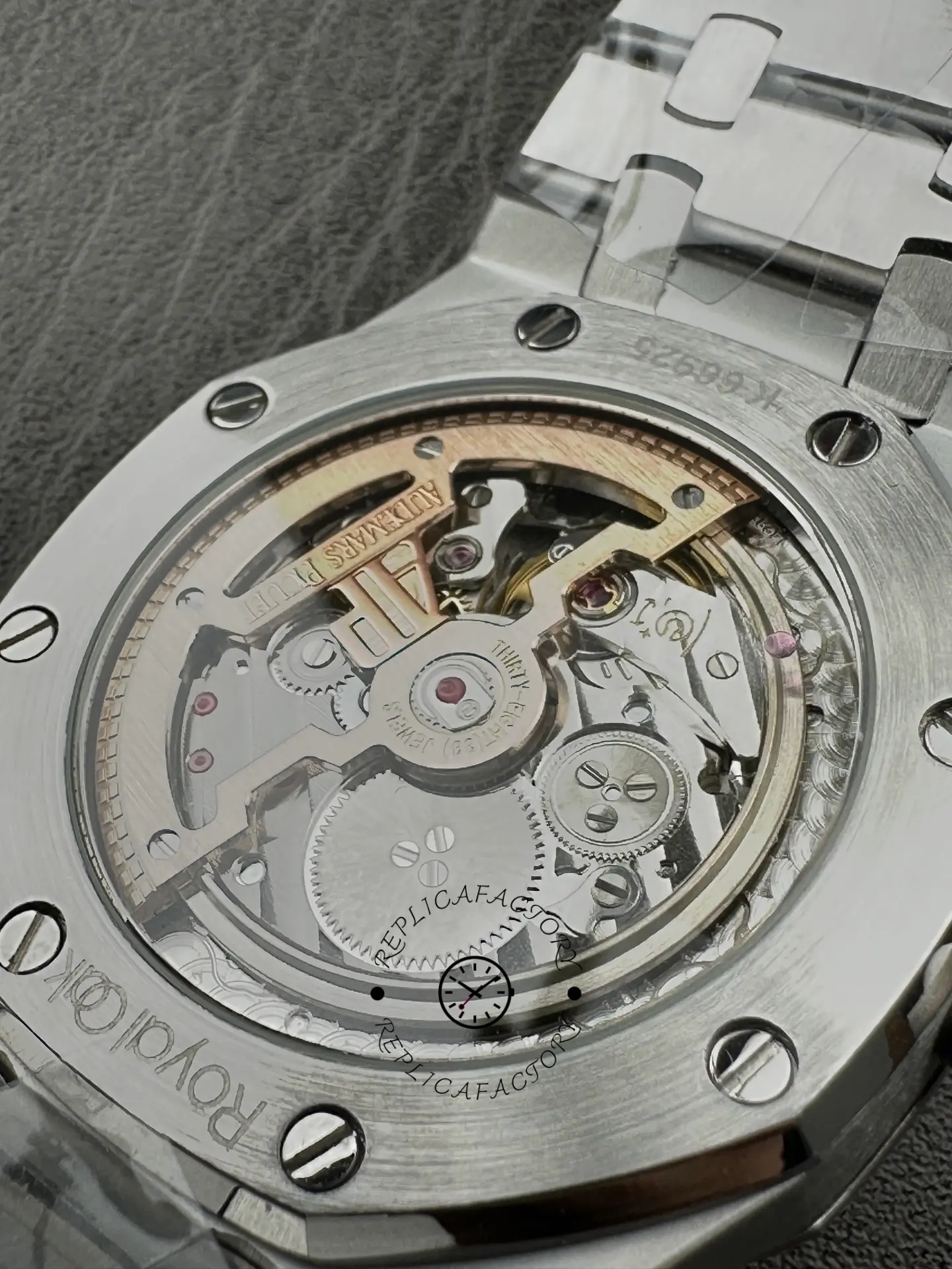 AP Royal Oak Extra-Thin 39mm 15202BC.ZZ.1241BC.03 Replica