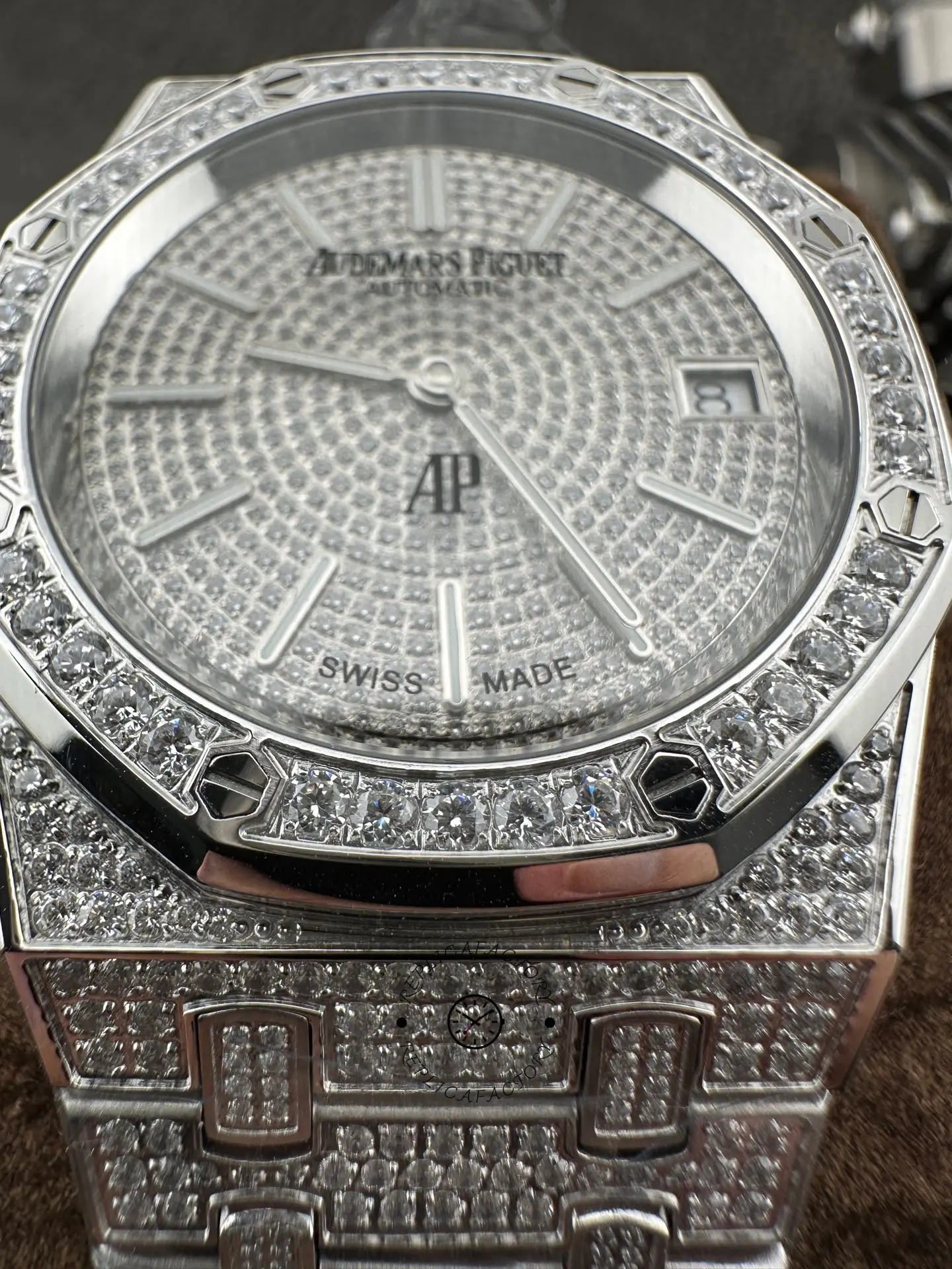 AP Replica Royal Oak 15202BC.ZZ.1241BC.01 Extra-Thin Diamond-Set