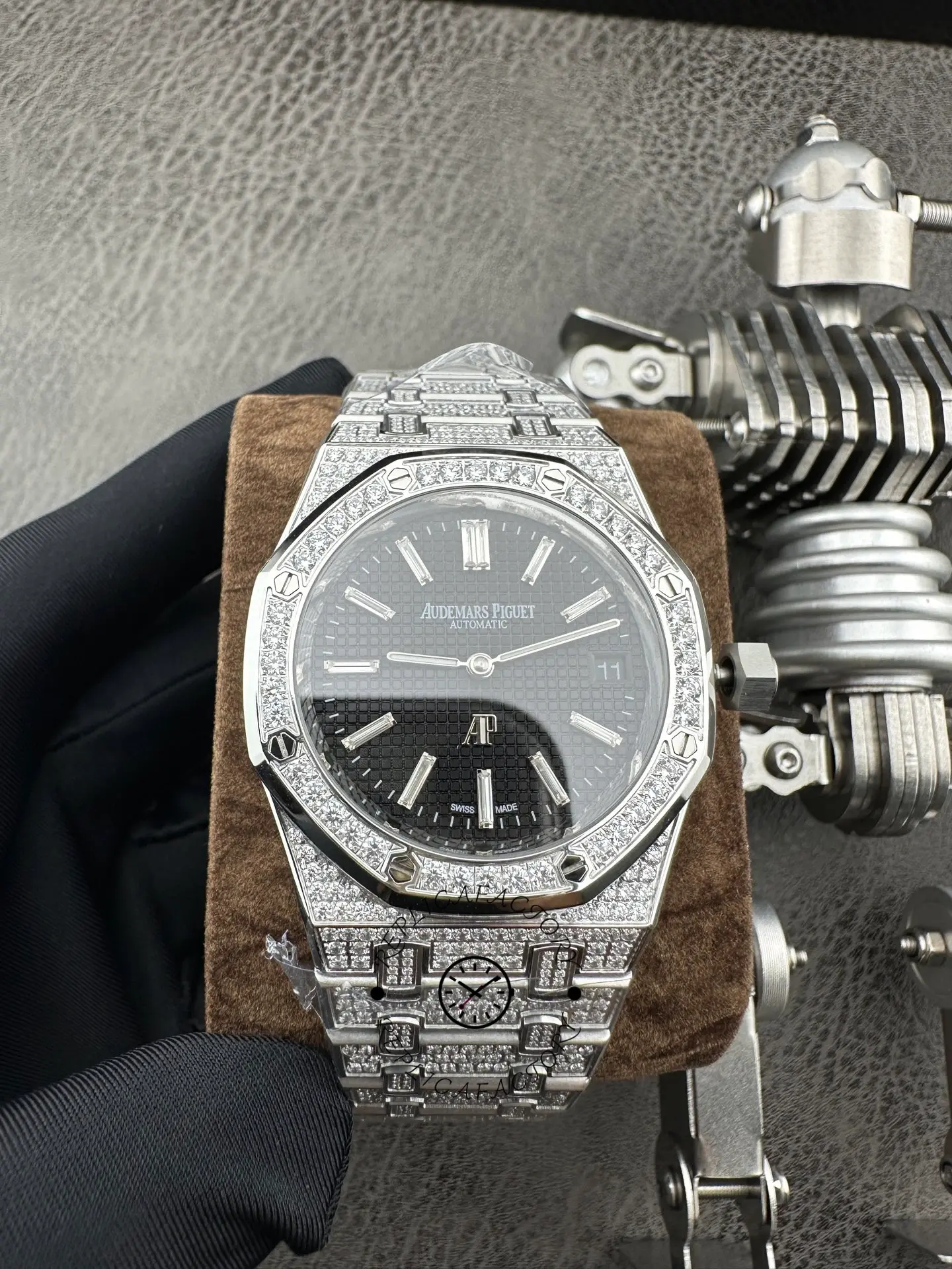 AP Royal Oak Extra-Thin 39mm 15202BC.ZZ.1241BC.03 Replica