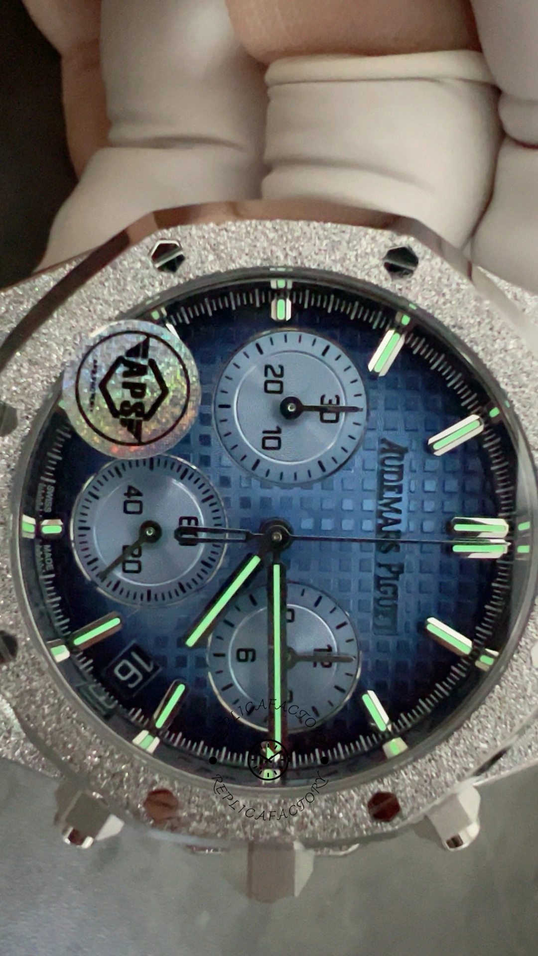 AP Replica Royal Oak Chronograph 26240BC.GG.1324BC.02 Blue Dial