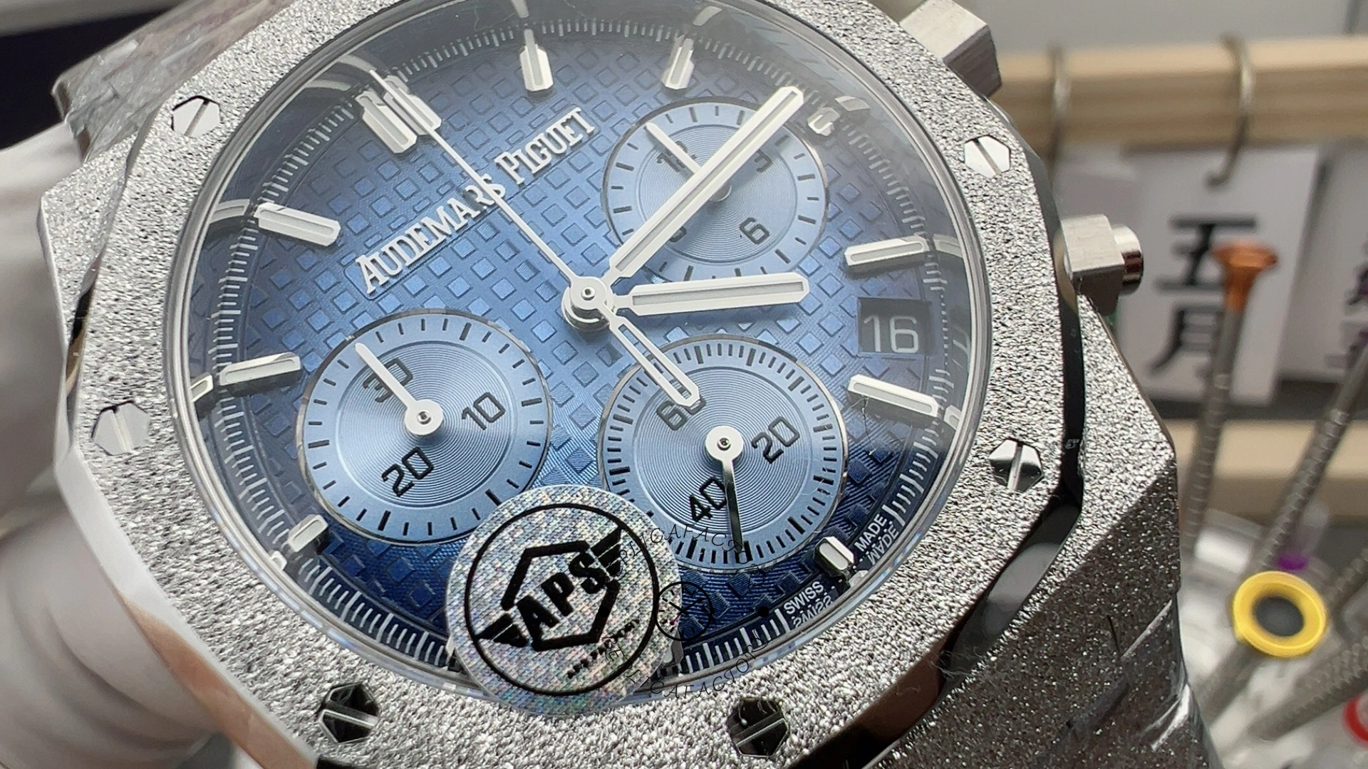 AP Replica Royal Oak Chronograph 26240BC.GG.1324BC.02 Blue Dial