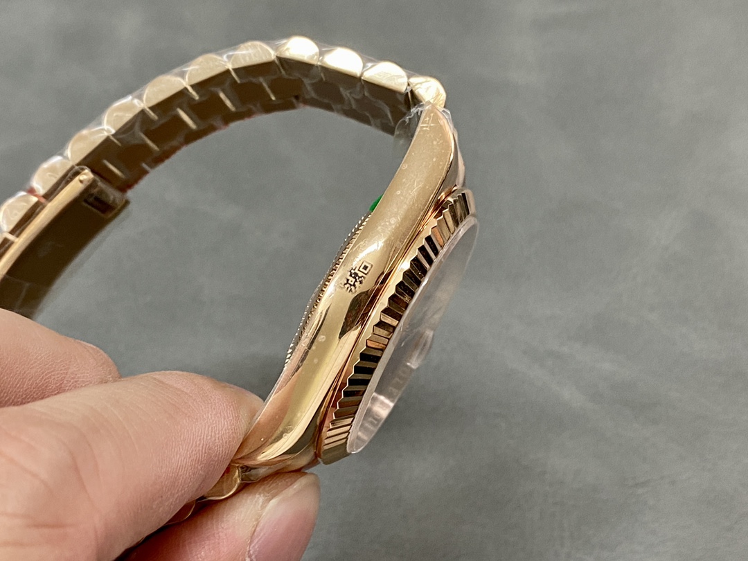 Rolex Day-Date 218235 Diamonds and Rubies Black Dial Rose Gold 41MM Mens Replica Watch