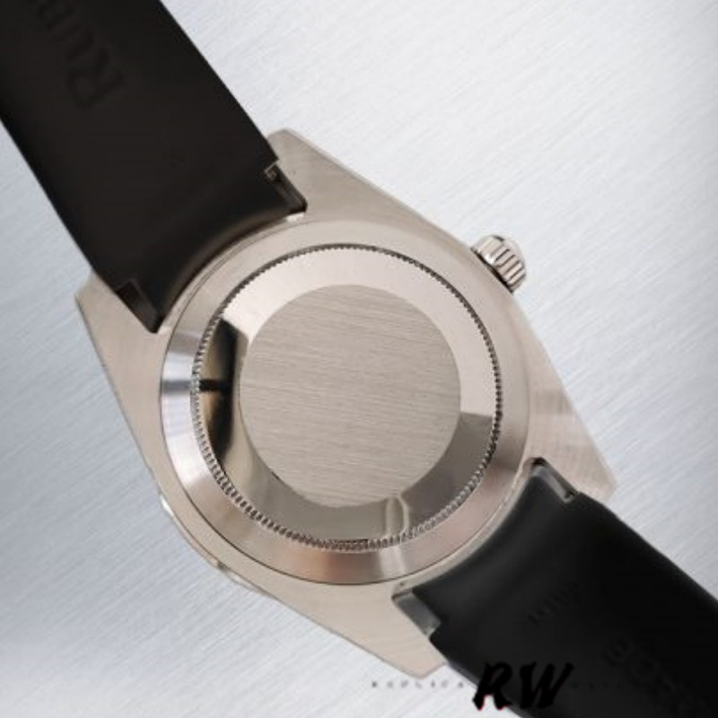 Rolex Submariner 116610 Black Dial Rubber strap 40mm Mens Replica Watch