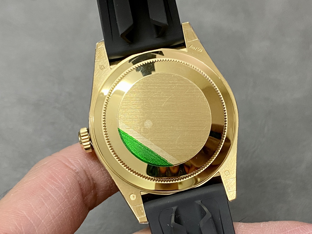 Rolex Sky Dweller m336238 0002 Yellow Gold Black Dial 42mm Mens Replica Watch