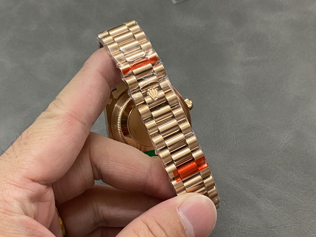 Rolex Day-Date 218235 Diamonds and Rubies Black Dial Rose Gold 41MM Mens Replica Watch