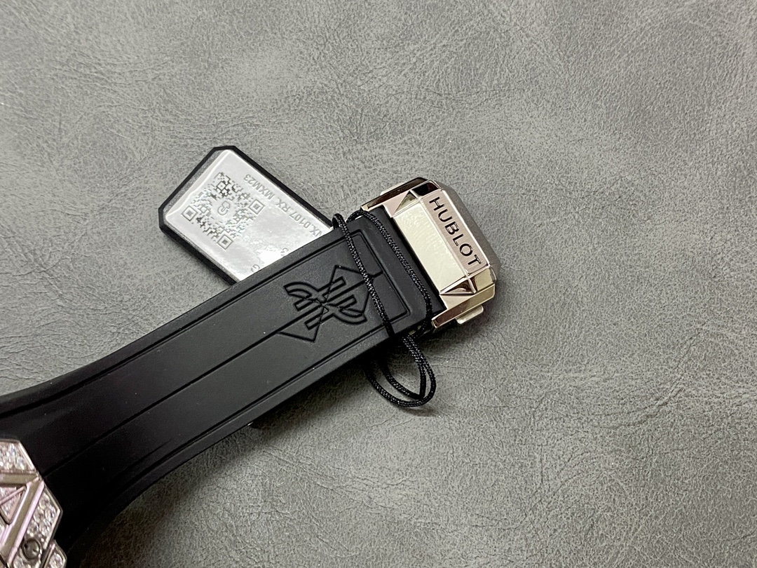 Hublot Spirit of Big Bang 648.NX.0107.RX.1604.MXM23 42mm