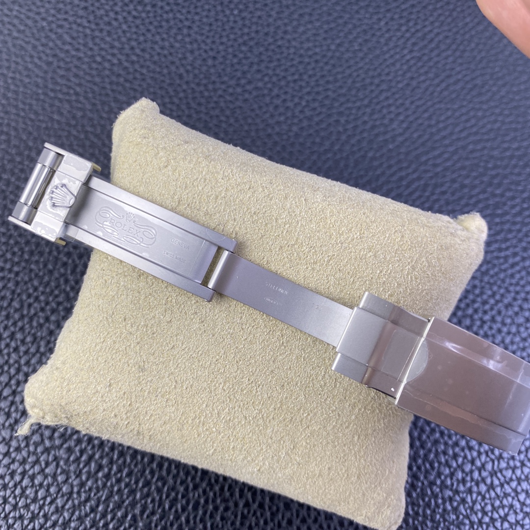 Custom Rolex Submariner Carbon Fiber