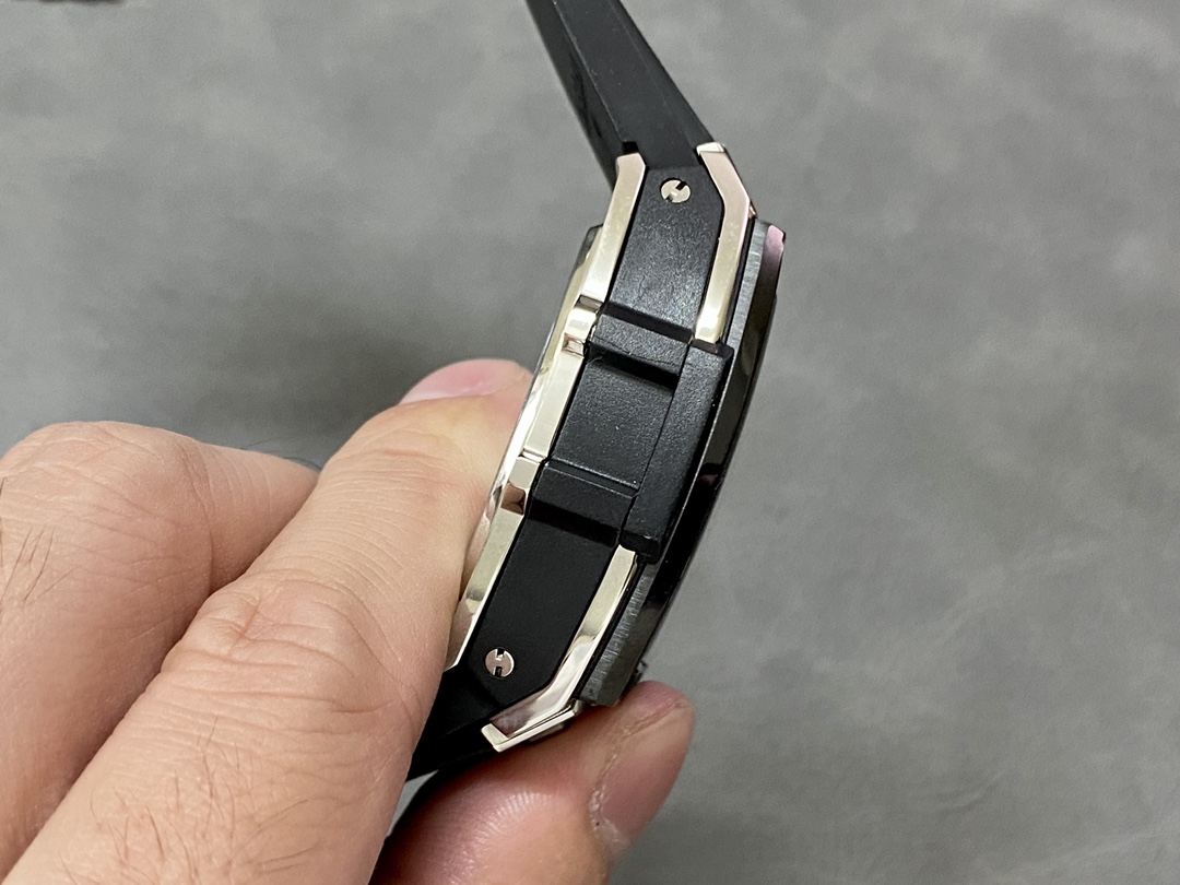 Hublot Spirit of Big Bang 642.NM.0170.RX 42mm Mens