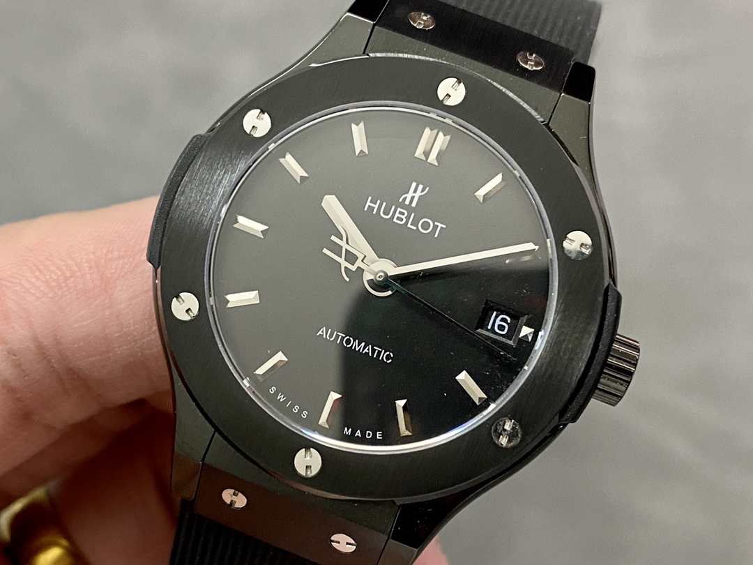 Hublot Classic Fusion 565.CM.1470.RX Lady 38 MM